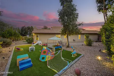 1570 E Horseshoe Avenue, Gilbert, AZ 85296 - Photo 17