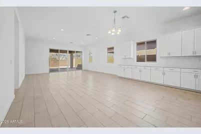 16982 W Desert Lane, Goodyear, AZ 85338 - Photo 7