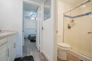 5525 E Thomas Rd, Phoenix, AZ 85018 - Photo 11