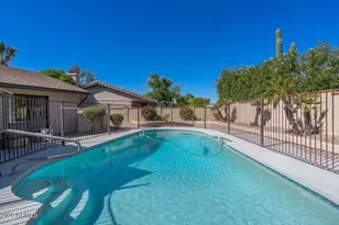 8742 E San Daniel Dr, Scottsdale, AZ 85258 - Photo 5
