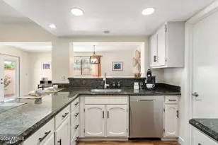 8742 E San Daniel Dr, Scottsdale, AZ 85258 - Photo 15