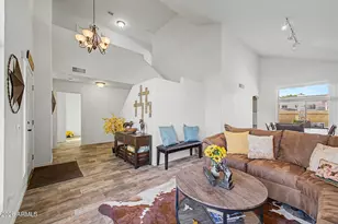 890 N Cholla St, Chandler, AZ 85224 - Photo 5