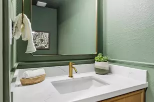 2323 E Evans Dr, Phoenix, AZ 85022 - Photo 15
