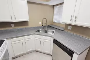 533 W Guadalupe Rd, Mesa, AZ 85210 - Photo 11