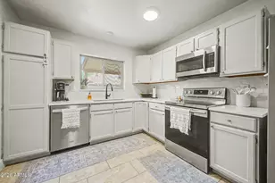 10118 W Medlock Ave, Glendale, AZ 85307 - Photo 7