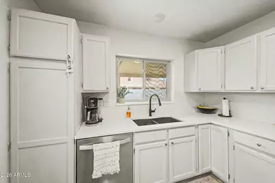 10118 W Medlock Avenue, Glendale, AZ 85307 - Photo 9