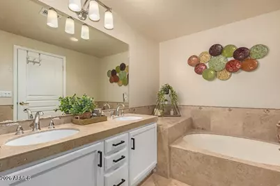 15221 N Clubgate Drive #1121, Scottsdale, AZ 85254 - Photo 19