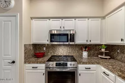 15221 N Clubgate Drive #1121, Scottsdale, AZ 85254 - Photo 11