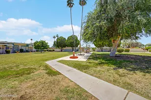 13435 N Emberwood Dr, Sun City, AZ 85351 - Photo 33