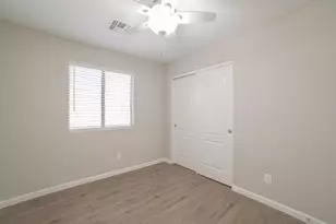 11476 W Madisen Ellise Dr, Surprise, AZ 85378 - Photo 13