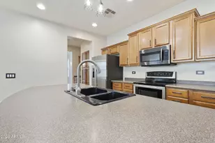 15422 W Dahlia Dr, Surprise, AZ 85379 - Photo 27