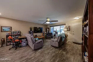 19022 N Lakeforest Dr, Sun City, AZ 85373 - Photo 9