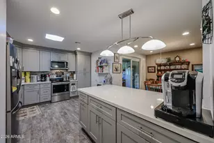 19022 N Lakeforest Dr, Sun City, AZ 85373 - Photo 11