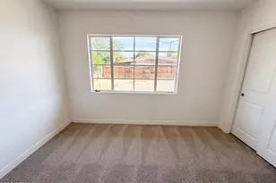 2402 W Anderson Ave, Phoenix, AZ 85023 - Photo 13