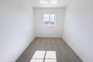 2402 W Anderson Ave, Phoenix, AZ 85023 - Photo 17