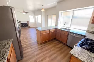 1143 E Harbor View Dr, Gilbert, AZ 85234 - Photo 11