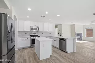 223 W Raven Dr, Chandler, AZ 85286 - Photo 3