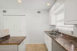 286 W Palomino Dr, Chandler, AZ 85225 - Photo 11