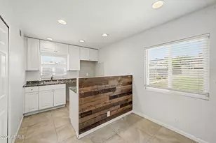 286 W Palomino Dr, Chandler, AZ 85225 - Photo 9