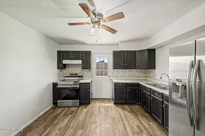 7619 W Clarendon Avenue, Phoenix, AZ 85033 - Photo 11