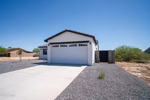 9325 W Oneida Dr, Arizona City, AZ 85123 - Photo 3