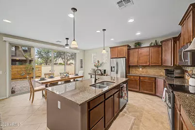 914 S Osborn Lane, Gilbert, AZ 85296 - Photo 11
