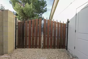 2142 W Kerry Ln, Phoenix, AZ 85027 - Photo 15