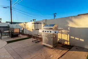 490 N Vine St, Chandler, AZ 85225 - Photo 9