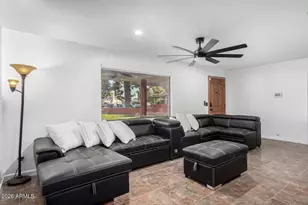 490 N Vine St, Chandler, AZ 85225 - Photo 19