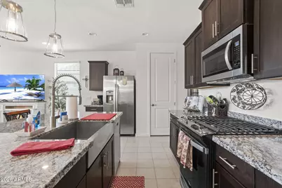 17347 W Red Fox Road, Surprise, AZ 85387 - Photo 5