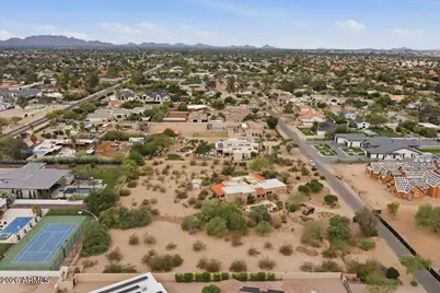 9969 E Charter Oak Road, Scottsdale, AZ 85260 - Photo 15