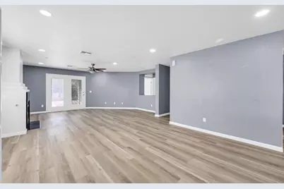 1125 E Milada Drive, Phoenix, AZ 85042 - Photo 9