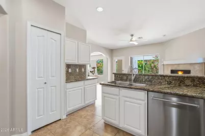 6334 N 6th Way, Phoenix, AZ 85012 - Photo 15