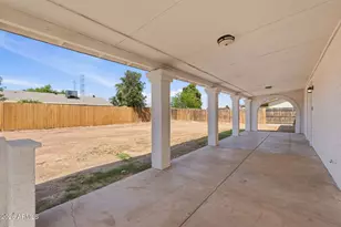 8952 W Royal Palm Rd, Peoria, AZ 85345 - Photo 27