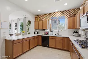 12296 W Skinner Dr, Peoria, AZ 85383 - Photo 3