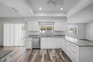 12714 W Crystal Lake Dr, Sun City West, AZ 85375 - Photo 9