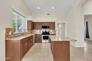 26217 N 46th Pl, Phoenix, AZ 85050 - Photo 29