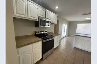 10902 W Montecito Avenue, Phoenix, AZ 85037 - Photo 9