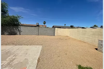 10902 W Montecito Avenue, Phoenix, AZ 85037 - Photo 23