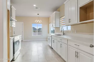 158 N Pettoshas Drive, Maricopa, AZ 85139 - Photo 9