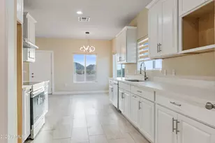 158 N Pettoshas Dr, Maricopa, AZ 85139 - Photo 9