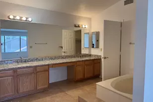 3927 E Lavender Ln, Phoenix, AZ 85044 - Photo 37