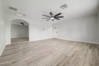 3008 W Angela Drive, Phoenix, AZ 85053 - Photo 9