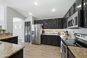 1834 W Amberwood Dr, Phoenix, AZ 85045 - Photo 9