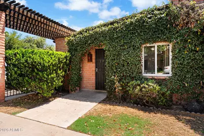3002 N 32nd Street #17, Phoenix, AZ 85018 - Photo 1