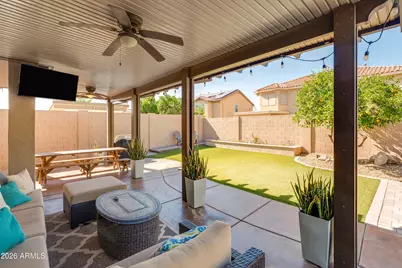 10610 W Country Club Trail, Peoria, AZ 85383 - Photo 43