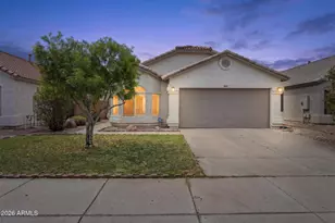 921 E Montoya Ln, Phoenix, AZ 85024 - Photo 1