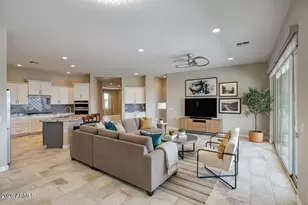 8428 S 16th Dr, Phoenix, AZ 85041 - Photo 7