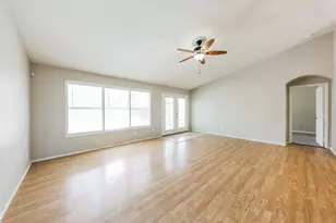743 W Sherri Dr, Gilbert, AZ 85233 - Photo 3