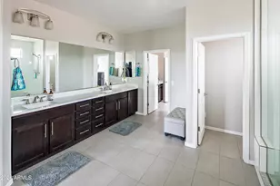 1042 E Ladbroke Way E, Gilbert, AZ 85297 - Photo 51